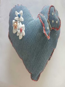 Almofada Coração Ganga com Flores Artesanais V1