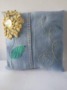 Almofada Artesanal  Ganga com Flor Amarela V1