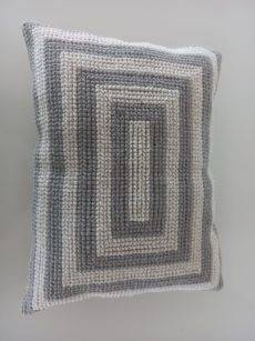 Almofada ponto de cruz R1