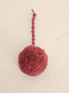 Porta-chaves artesanal em lã (pom pom) A1