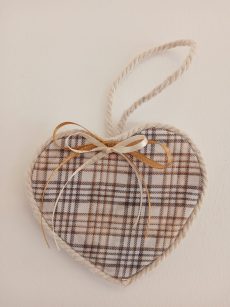 3 - Coração Decorativo em Tecido Xadrez com Laço V1